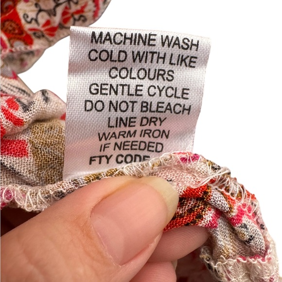 Rebellion Red and Cream Paisley Boho Asymmetrical Bell Sleeve Dress 100% Rayon - Picture 14 of 16